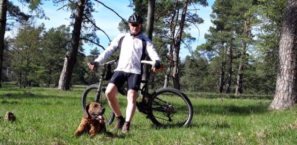 Mountainbiken-mit-Hund